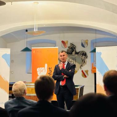 IG Bild: MKVplus Vortrag mit Generalmajor Thomas Starlinger! 
Danke für den Besuch und den interessanten Abend! 

Danke an die @gral_klagenfurt für die Vorbereitungen! 

@mkvbringts @kfs_mkv 
#studentenverbindung #klagenfurt #sicherheit #vortrag
#pt2025 #aufnachklagenfurt #schülerverbindung